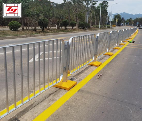 龙岗路中深圳标护栏